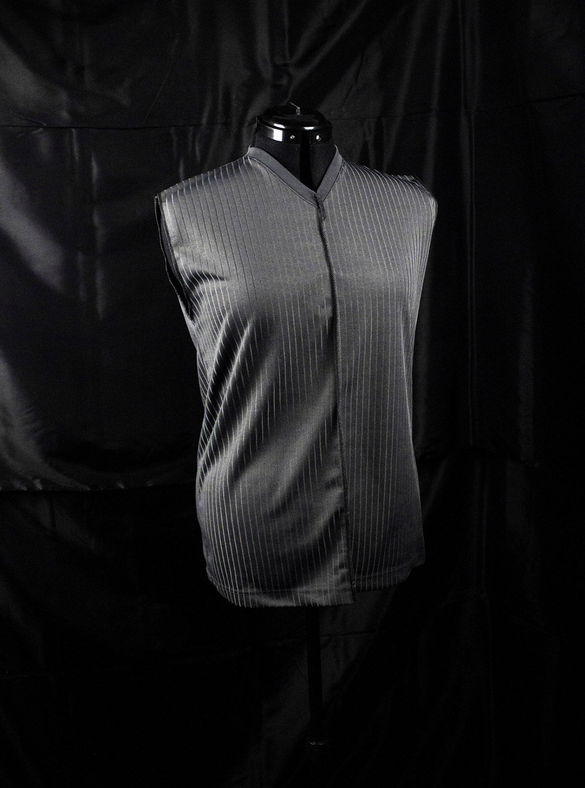 SPLIT VNECK | CAPSULE 2022