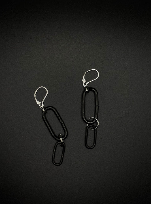 SPLIT EARRINGS black